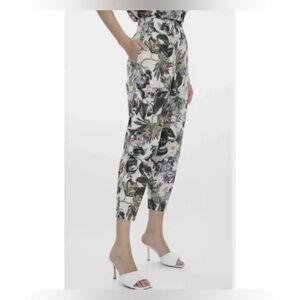 NWT Generation Love Lilith Floral Pants Floral Jungle Size Small